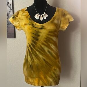 Hand dyed stretchy form fit tee v neck